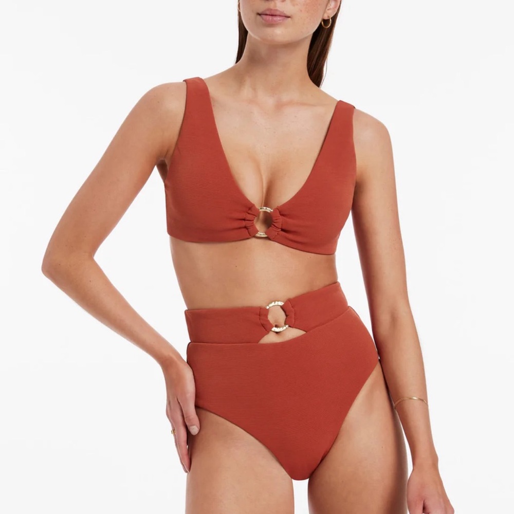 Jets Australia Rib Bikini with High Waist Ring Detail in Russet
Women’s Size 6